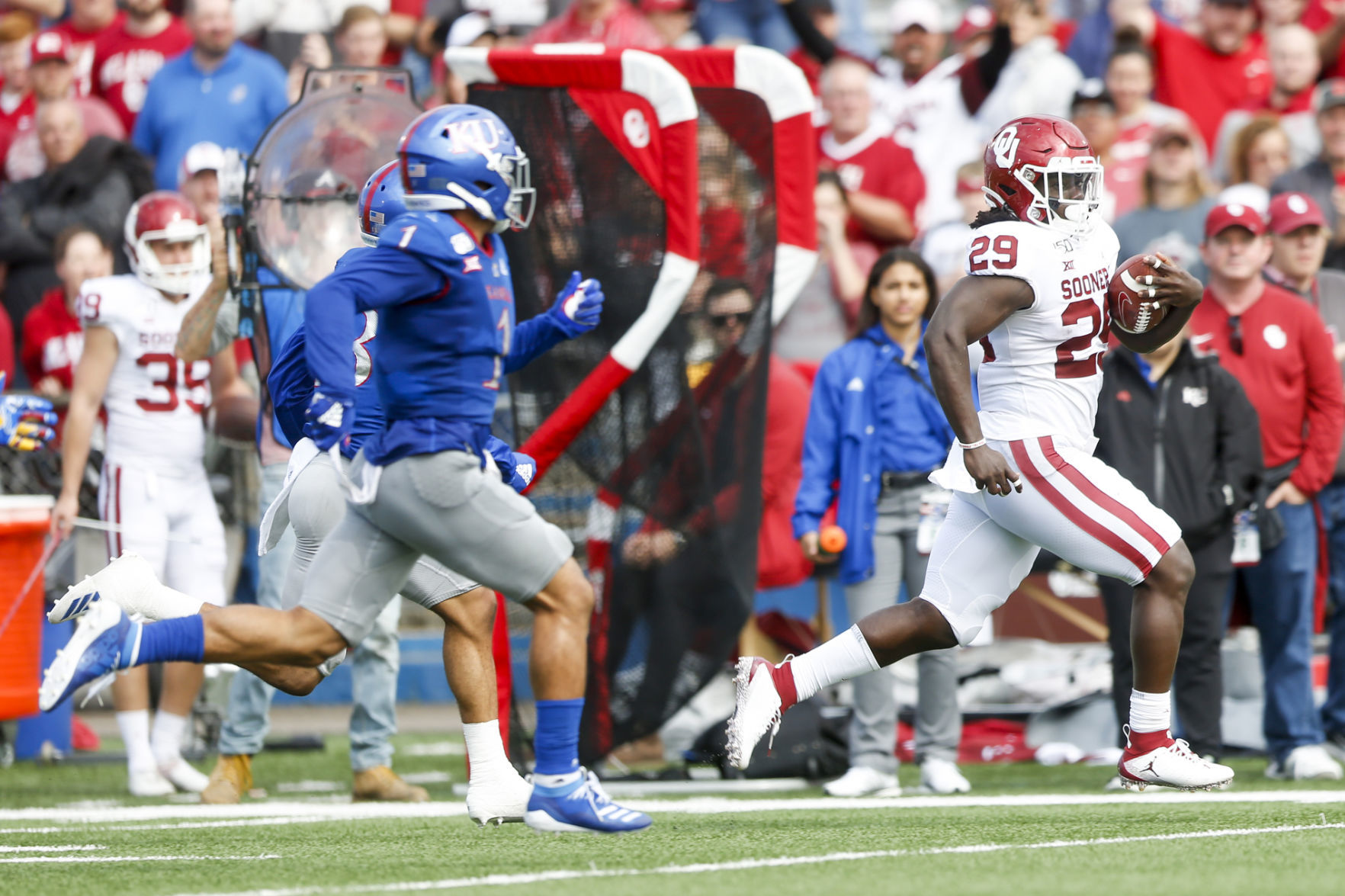 Oklahoma Sooners vs Kansas Jayhawks